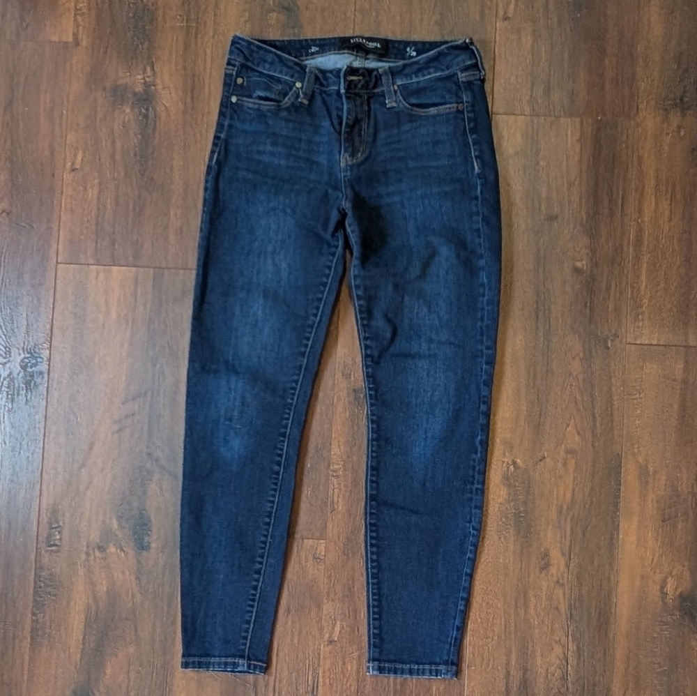 Liverpool "The Crop". Size 6/28.